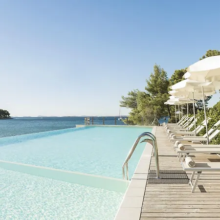 Crvena Luka Resort-2